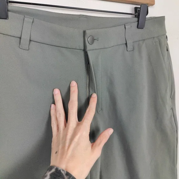 Lululemon Commission Classic-Fit Short Mens 32 9" Warpstreme Seal Grey Golf - Picture 4 of 8